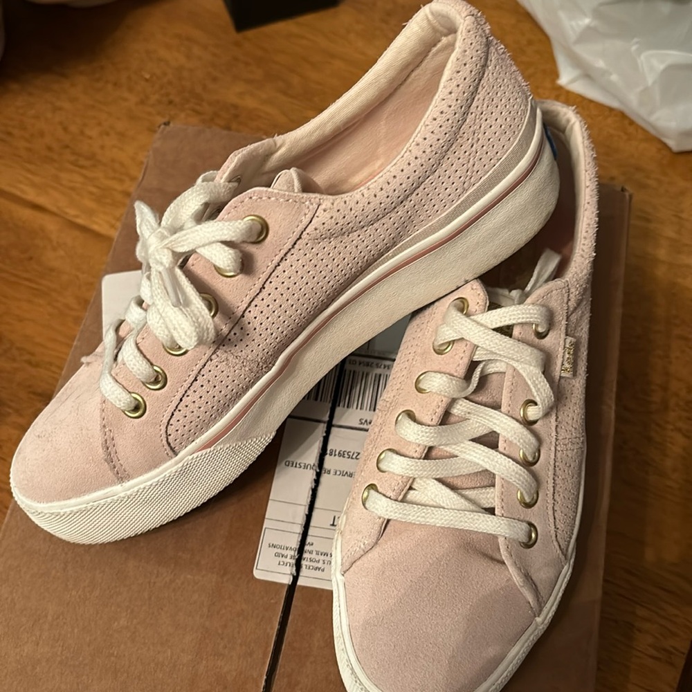 Women’s light pink Keds sneakers